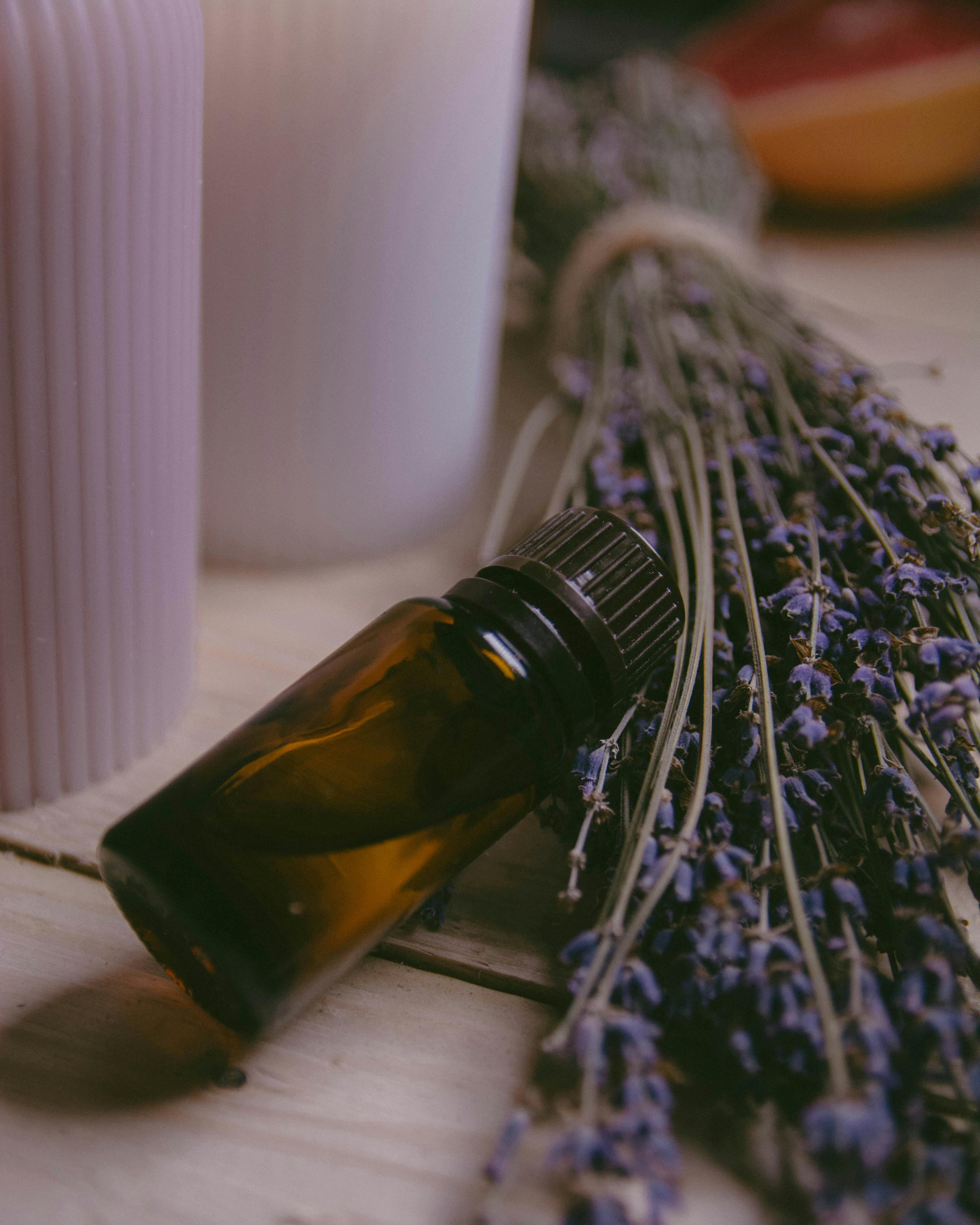 The Ultimate Guide to Lavender Essential Oil: Facts and Benefits
